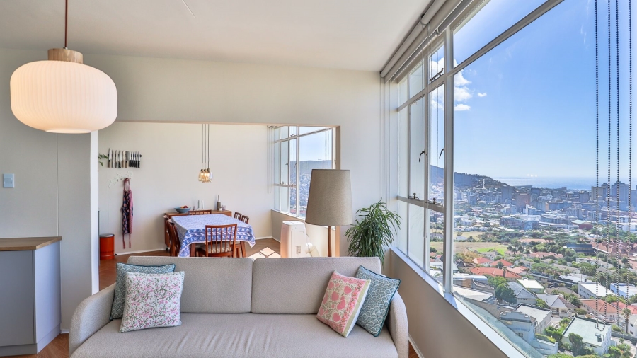 1 Bedroom Property for Sale in Vredehoek Western Cape